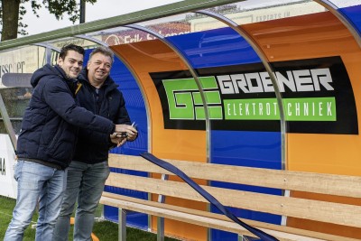 Namens Groener Elektrotechniek openden Gijs en André Groener 'hun' dug-out.