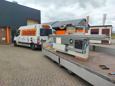 Neijs oet de werkplaats: tafelzaag na 20 jaar trouwe dienst vervangen