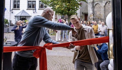 Lintje geknipt, Huyskaemer geopend