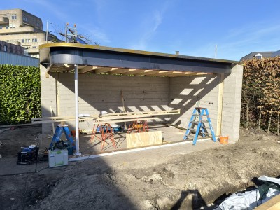 Aannemersbedrijf Warmes bouwt dit tuinpaviljoen (annex poolhouse) onder architectuur in Roombeek, Enschede.