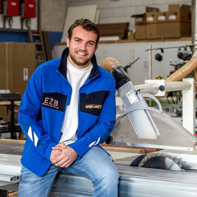 Steijn Luijerink is na zijn stage en het behalen van zijn diploma HBO Bouwkunde in vaste dienst gekomen bij Warmes als werkvoorbereider.